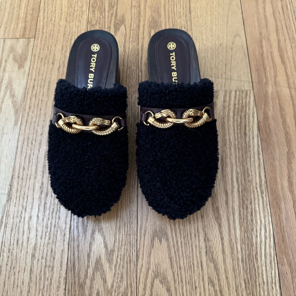 Tory Burch Jesse Shearling Clog in Navy